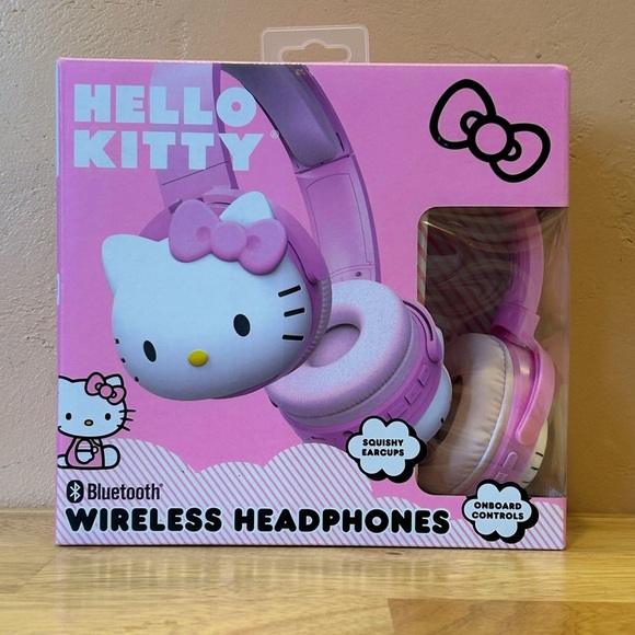 Brand New Hello Kitty Bluetooth Wireless Headphones Made By Sanrio.